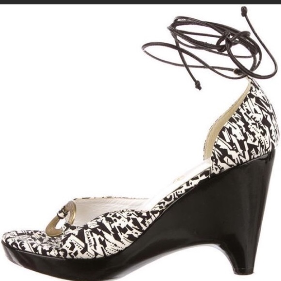 Chanel Wedge w/Ankle ties - Picture 3 of 8